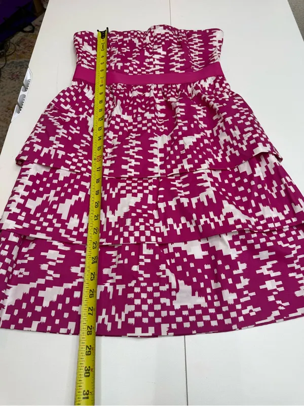 Banana Republic Strapless Fuchsia Patterned Tiered Dress size 4 - Image 7