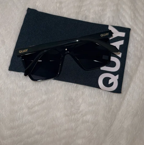 Quay Australia Sunglasses Level Up - Image 4