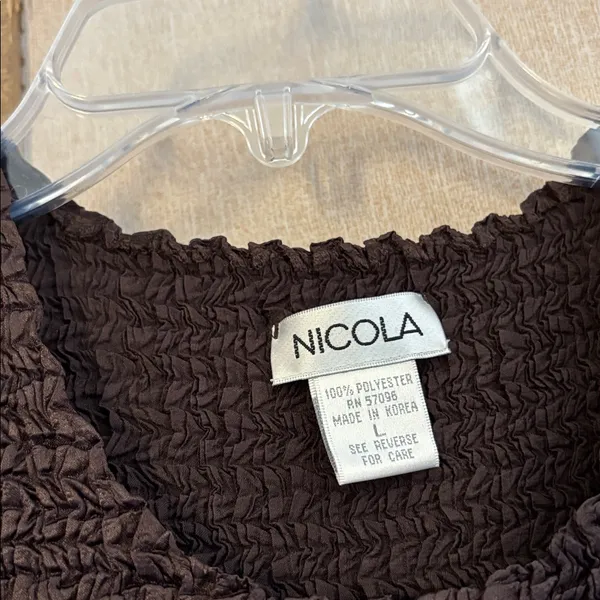 FINAL MARKDOWN Nicola ladies Dark Brown Crewneck top large NWT - Image 3
