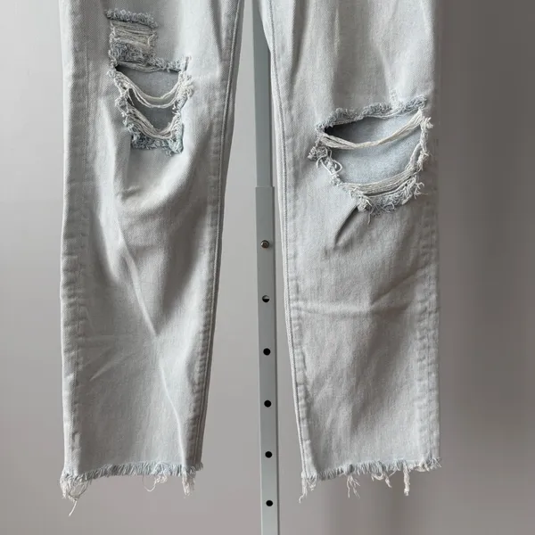 Madewell sz 26 The Momjean Light Wash Distressed High Rise‎ Denim Jeans Preppy - Image 3