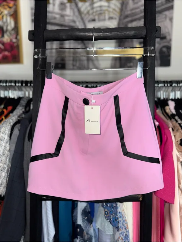 AE AmyEnjoyLife Pink Contrast Trim Mini Skort Women’s Small New NWT - Image 5