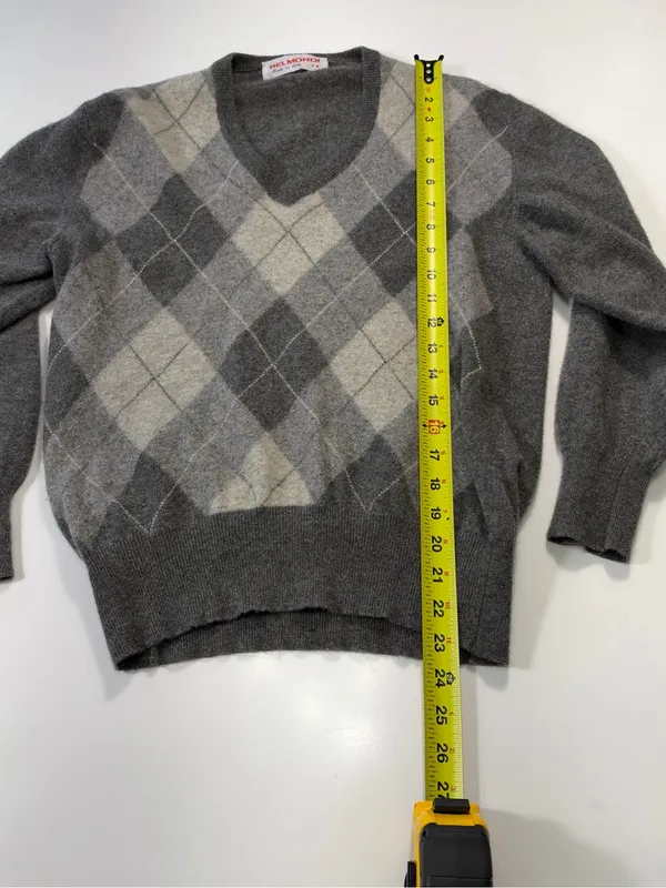 Belmondi Lamb and Angora Wool Gray & Cream Argyle V-Neck Sweater Size Small - Image 3