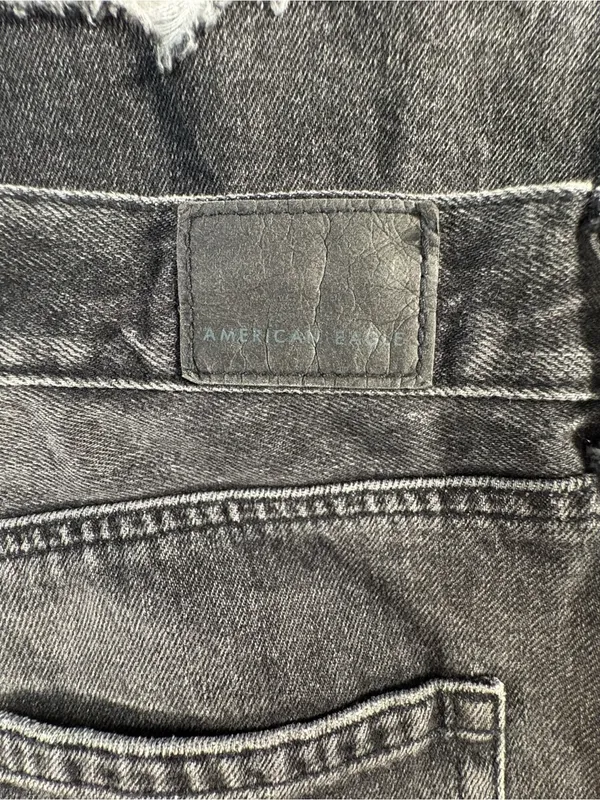 American Eagle Jorts Womens 18 Black Denim 90s Boyfriend Bermuda Raw Hem NWT - Image 7