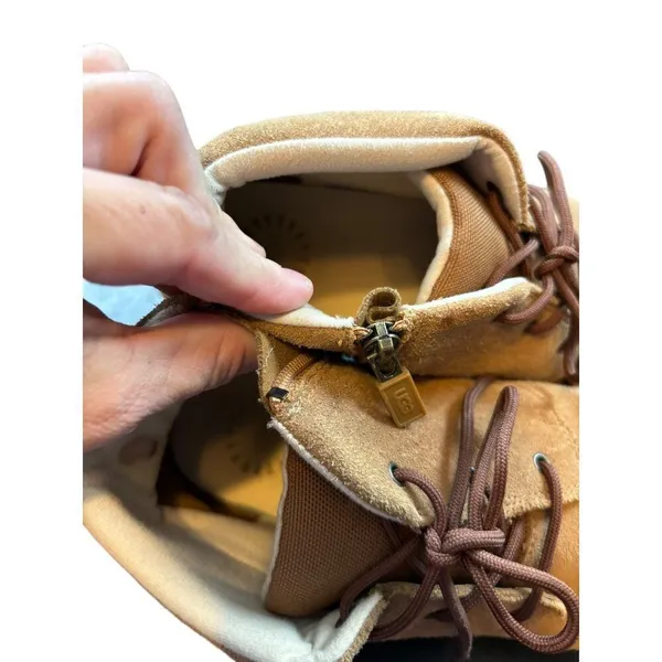 UGG Women's Suede Lace-Up Ankle Boots sz 6 - Image 9