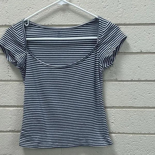 Brandy Melville Ella Blue Striped Tee one size - Image 5