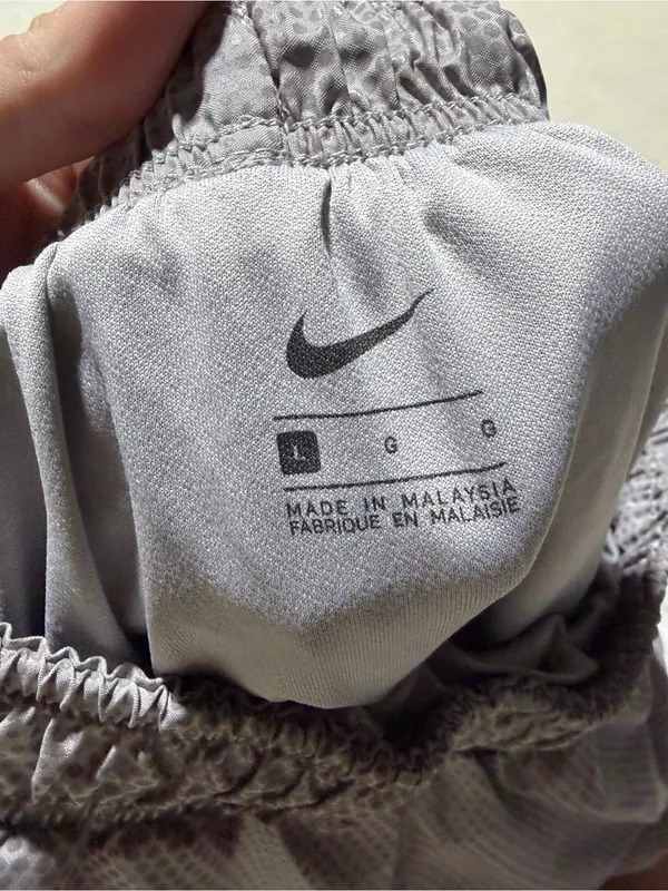 Nike Gray Women's Athletic Shorts large - Image 8