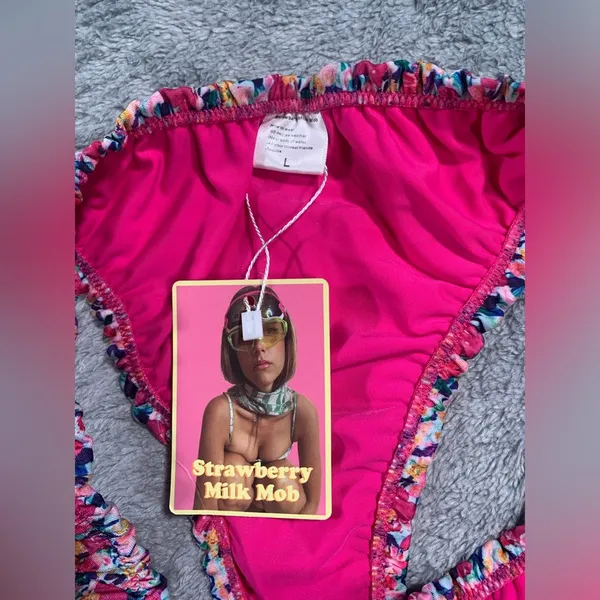 NWT Strawberry milk mob floral bikini bottoms swim Large - Image 3