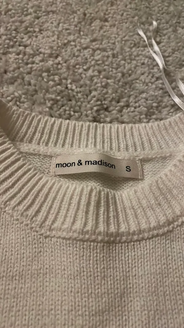 Moon & Madison Sweater Vest Knit - Image 2