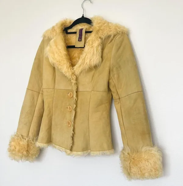 New Label SheepSkin Cream Yellow Leather Button Up shearling Jacket - Image 6