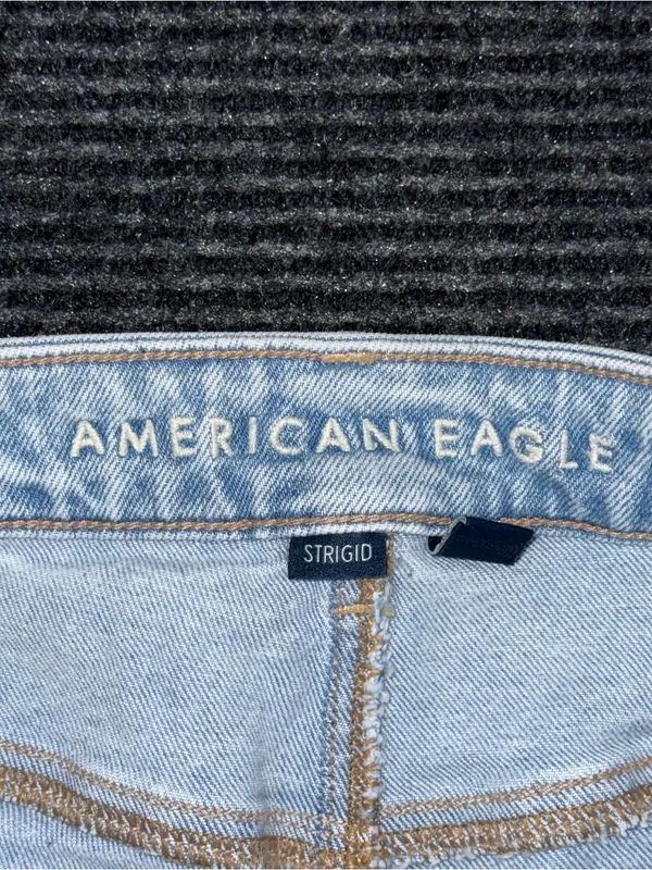American Eagle Mom Jeans Light Wash High Rise Women’s 6 R Strigid Tapered 90s - Image 7