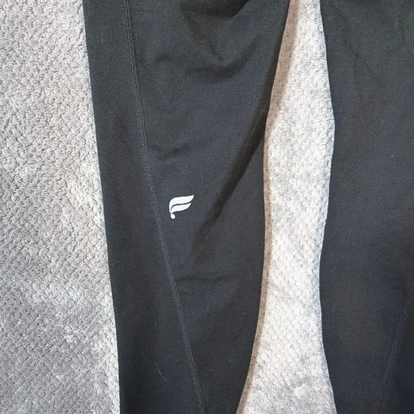 Fabletics Black High Rise 7/8 Leggings Size Small Side Pockets 25” Yoga Pilate - Image 6
