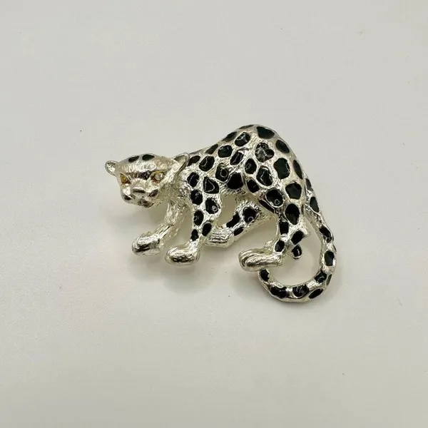 Silver tone and black jaguar brooch - Image 4
