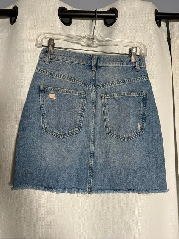 We The Free Distressed Medium Wash Denim Mini Skirt Size 24 - Image 2
