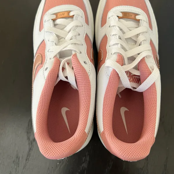 New NIKE Air Force 1 GS 'Rust Pink Summit White' - Image 6