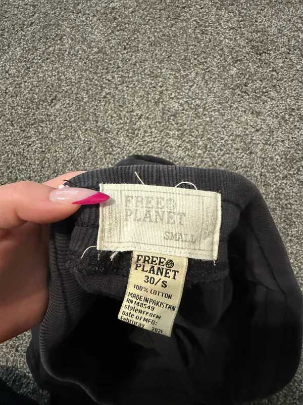 free planet joggers  - Image 3