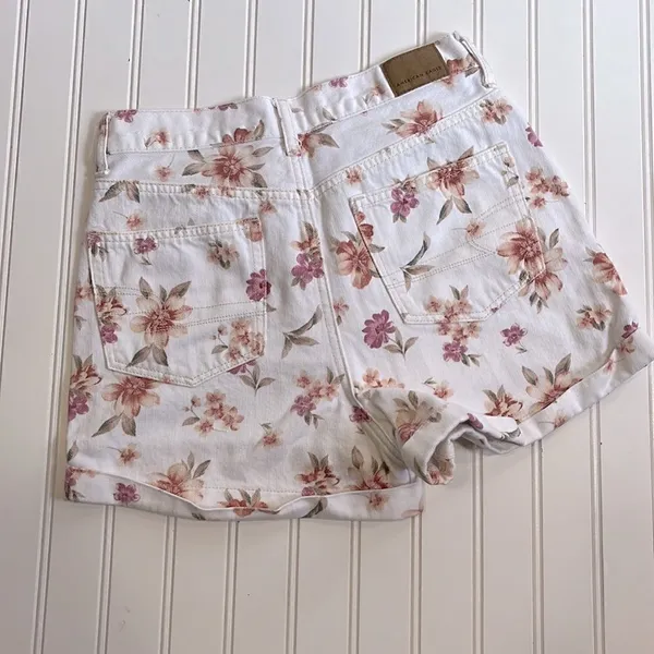 American Eagle floral mom shorts - Image 5
