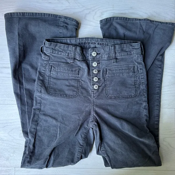 American Eagle High Rise Corduroy Black Flare Jeans Button Fly Size 4 - Image 3