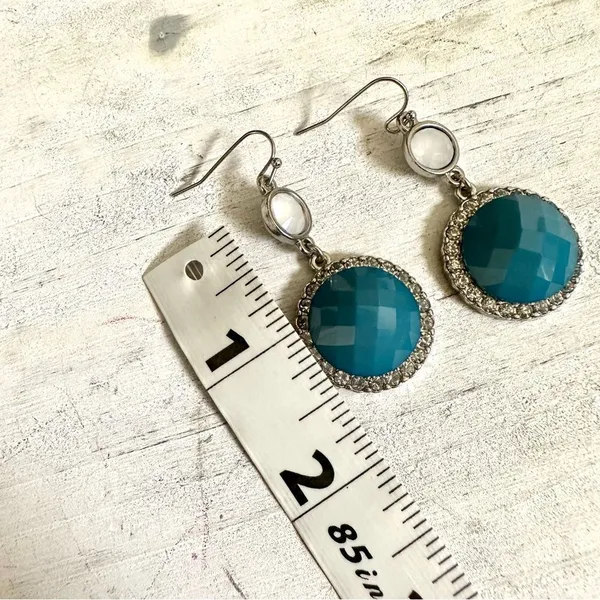 Blue rhinestone silver tone drop earrings - Image 4