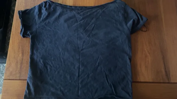 Hollister Off-The-Shoulder Crop Top - Image 2