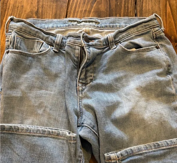 Old Navy Light Wash Flare Jeans - Image 4