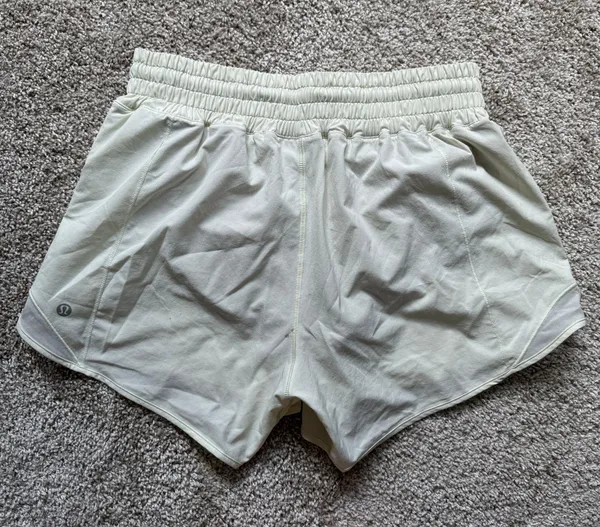Lululemon Hotty Hot Short High-Rise 4” - Image 2