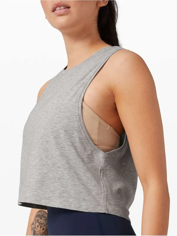 LULULEMON Cut Back Crop Tank in Heathered Core Light Grey Sz. Small - Image 4