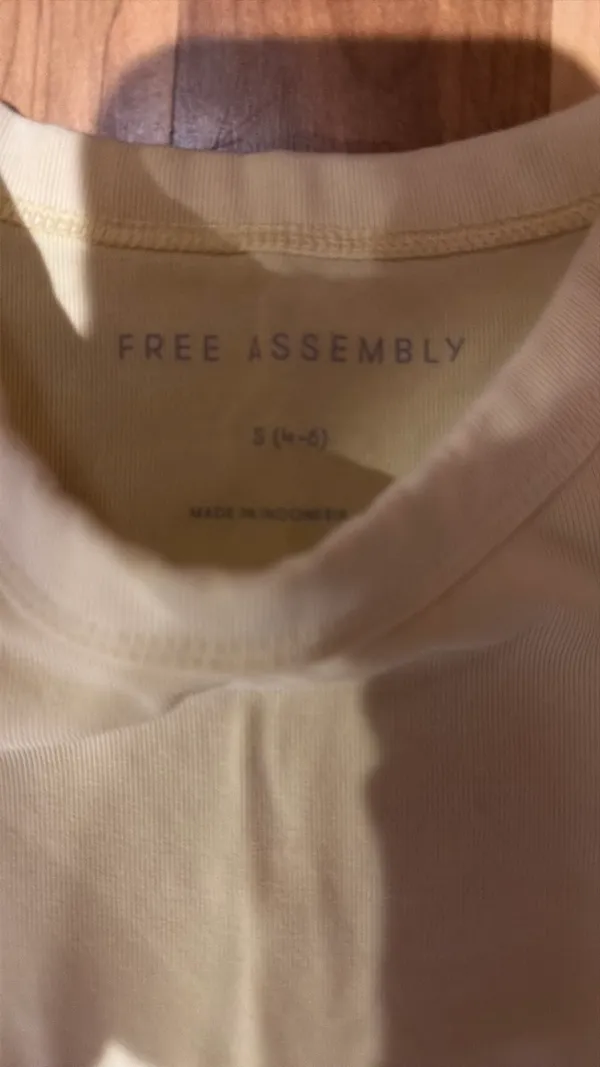 Free assembly tank top - Image 2