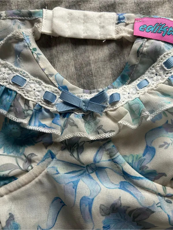 Edikted White and Light Blue Floral Ruffle Crop Top - Image 3