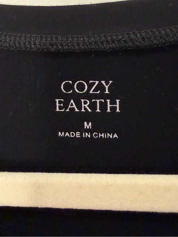 Cozy Earth Black Long Sleeve Crewneck Pullover Top Womens Size Medium - Image 2