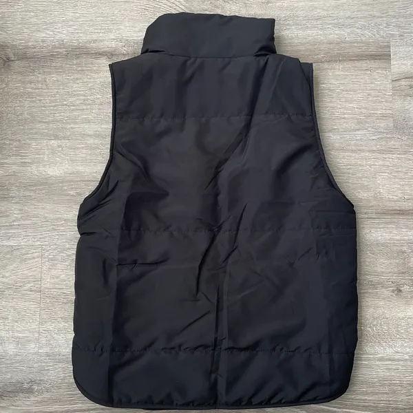 Black puffer vest size small - Image 4