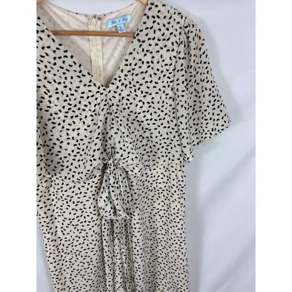 She + Sky Patterned V Neck Flowy Dress Size Large - Image 2