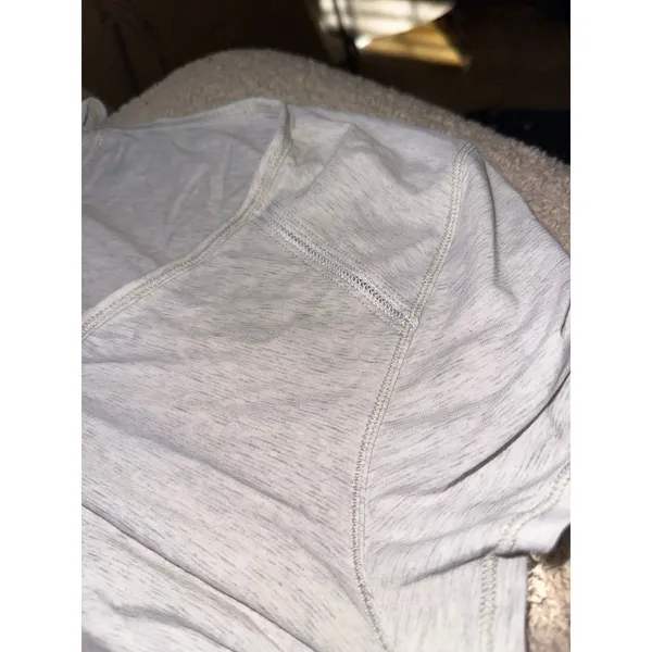 Lululemon shirt - Image 3