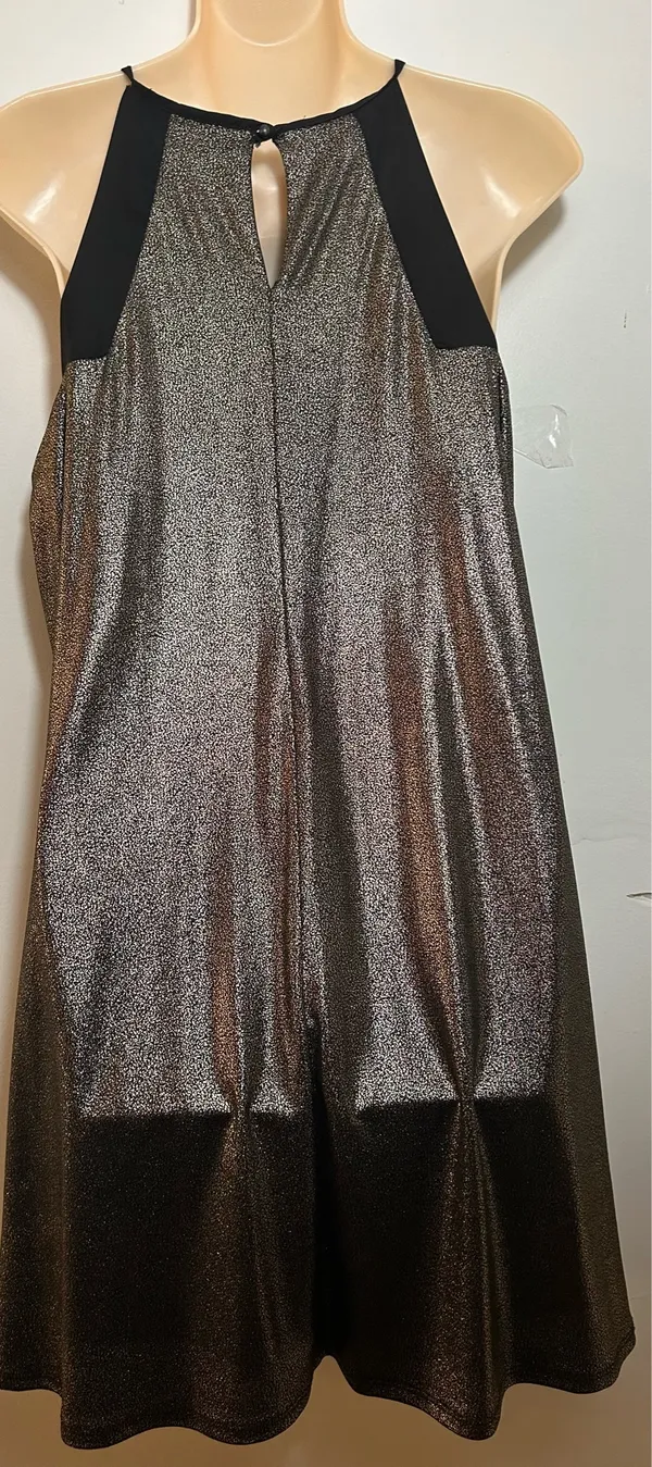 Lila Clothing Co. Stylish, loose-fitting top/dress. Size L. $20. - Image 4