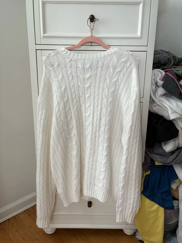 Hollister white sweater   - Image 2