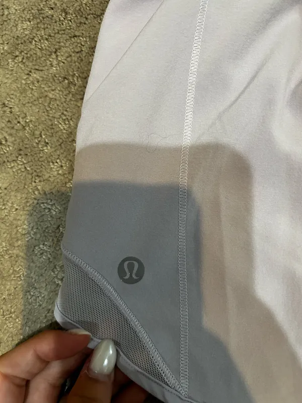 Lululemon Shorts Hotty Hot 2.5" High-Rise - Image 3