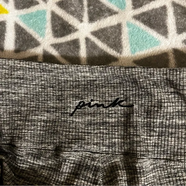 PINK - Victoria's Secret Yoga 7/8 leggings - Image 2