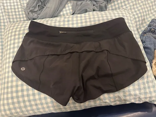 Lululemon Shorts Hotty Hot 2.5" Black Low-Rise Women’s 6 - Image 3