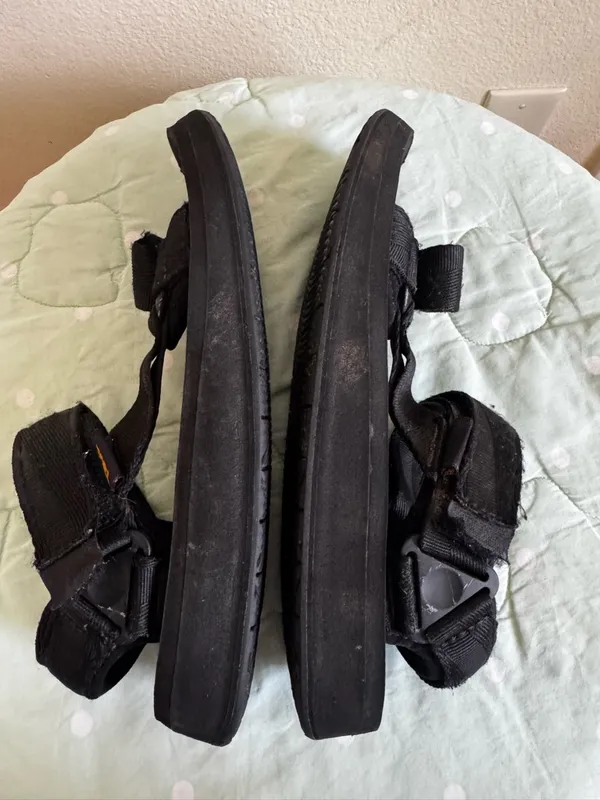 Teva Black Strap Sandals Womens size 8 - Image 5
