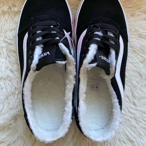NWT Vans Ward Women's Sherpa-Lined Suede Mules - Image 3