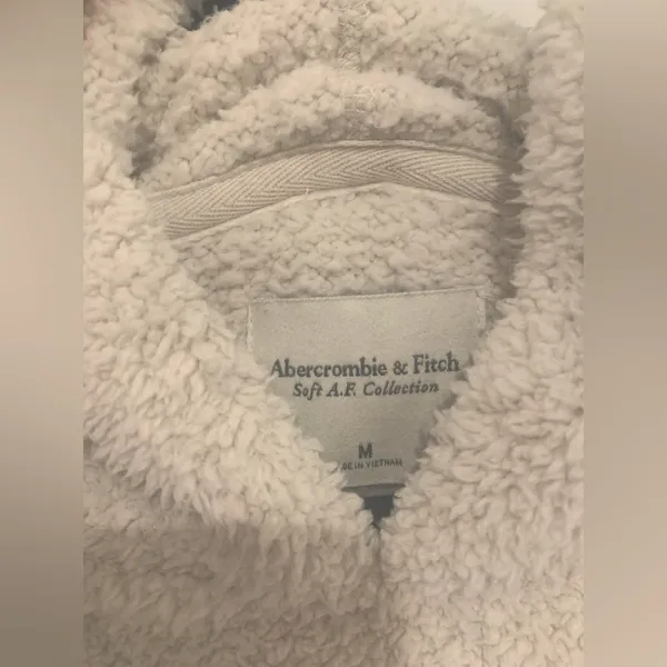 Abercrombie & Fitch Women’s White Sherpa Hoodie Sweatshirt - Size Medium - Image 2