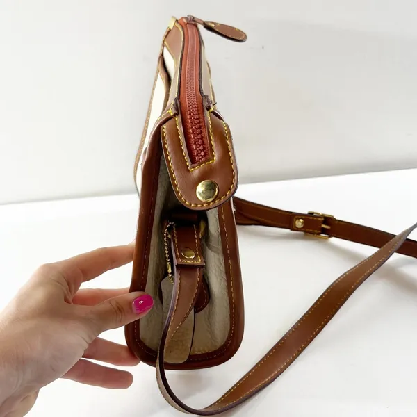 Dooney & Bourke All Weather Two Tone Vintage Crossbody Bag Purse Cream Brown - Image 5