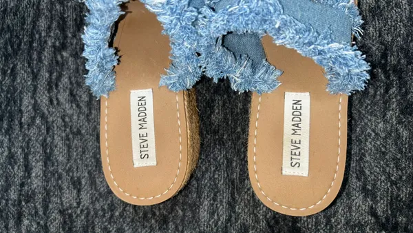 Steve Madden slide sandles - Image 6
