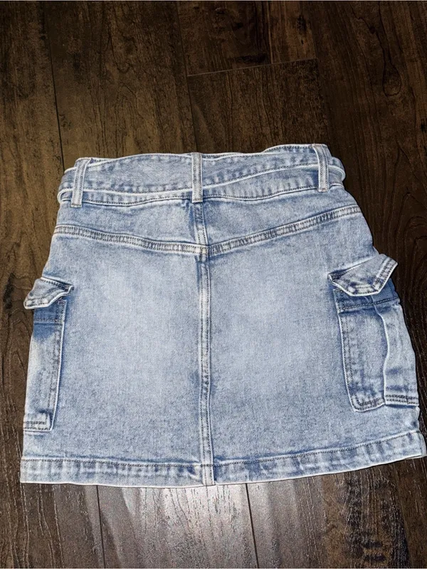 SO Belted Denim Cargo Pocket Mini Skirt - Image 2