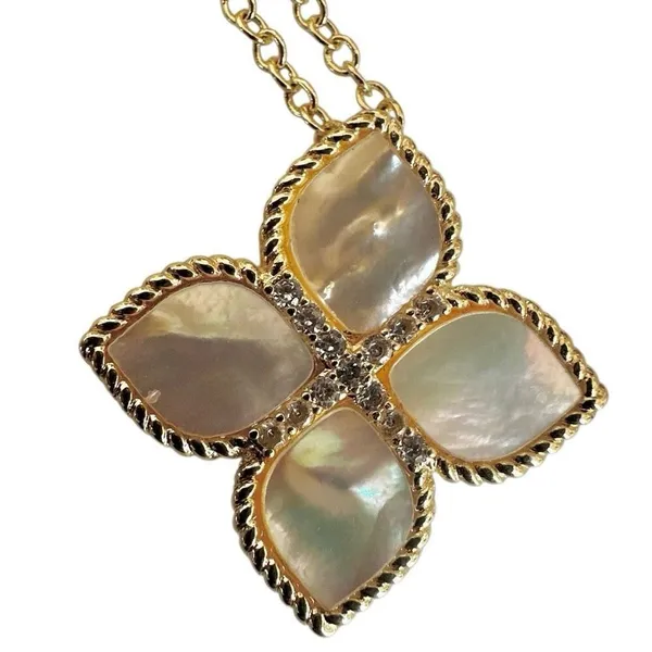 MX Mother-of-Pearl Quatrefoil Pendant Necklace - Image 8