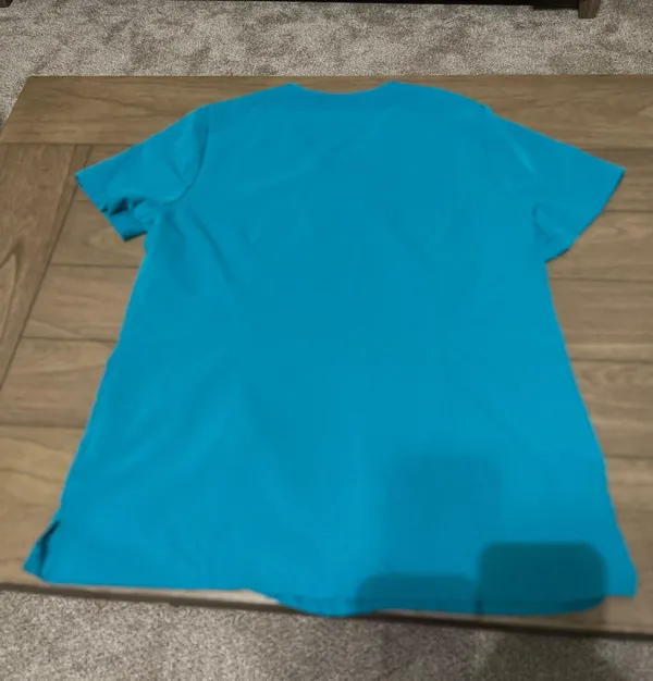 FIGS Sz M Scrub Top - Image 2