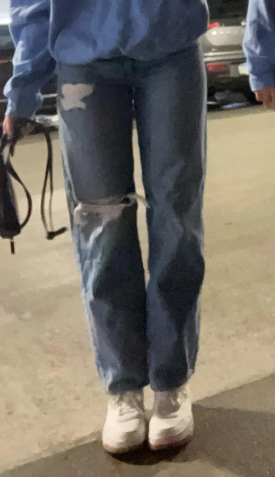 Levi’s Mid-Rise Jeans - Image 3