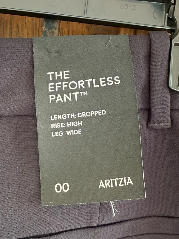 Aritzia Black Cropped length, High Rise, Wide Leg Pants Size 00 - Image 4