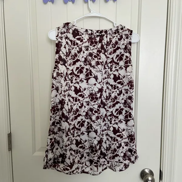 NWOT Violet & Claire women's brown white floral‎ ruffle sleeveless blouse medium - Image 6