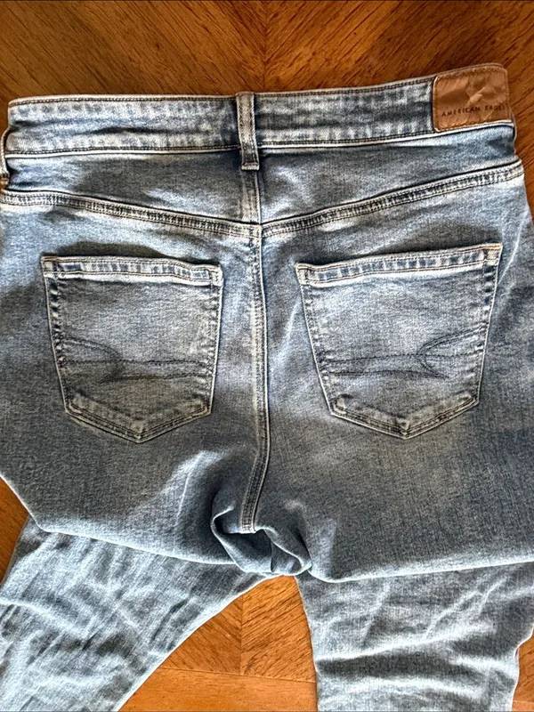 American Eagle Mom Jeans - Image 3