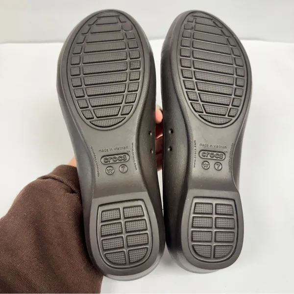 Crocs Gianna Chain Link Ballet Flats‎ Women’s Slip On Shoes Size 7 Brown - Image 5